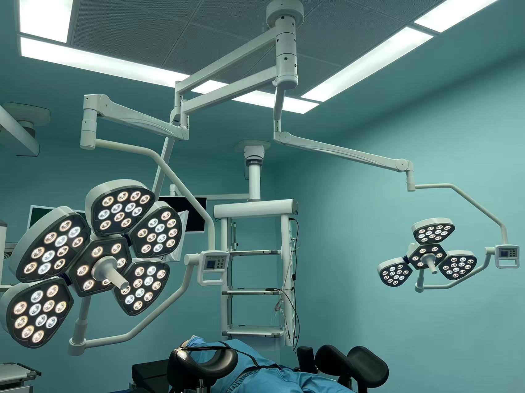 最新の企業ブログについて 世界 的 な 保健 医療 に 携わっ て 行く 携帯 型,専門 型 医療 検査 照明 の 普及