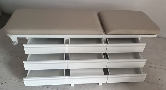 kopen Verstelbare Medische Onderzoeksbank 8 Laden Ziekenhuis Behandeltafel online manufacture