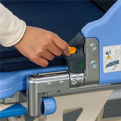 Système de levage manuel des rails pliables pour le transfert des brancards